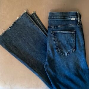 MOTHER Weekender Fray Groovin Jeans